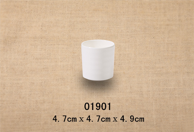小(xiǎo)酒杯